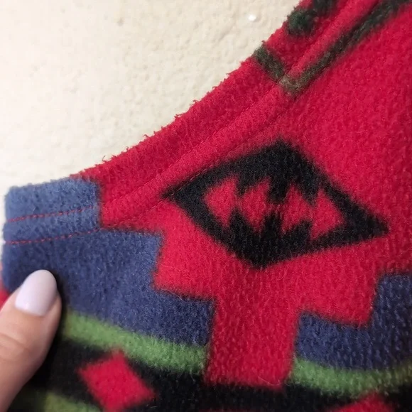 Back In The Saddle Southwest Aztec Print Fleece Vest - Picture 4 of 5